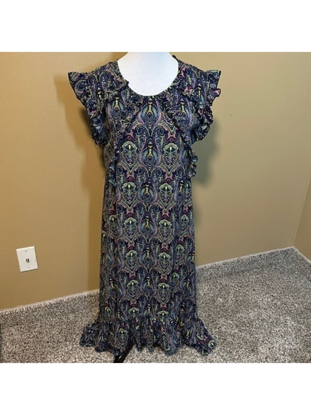 š Chiffon Ruffle Maxi Dressā - Picture 1 of 3